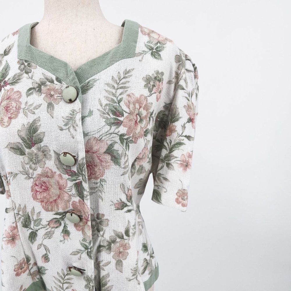 Vintage Light Green & Pink Textured Floral Button Up Puff Sleeve Top - M